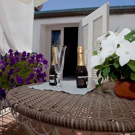 Hotel La Petite Maison Viareggio Ngoại thất bức ảnh
