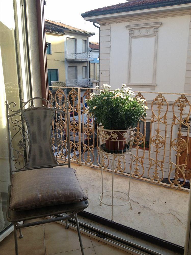 Hotel La Petite Maison Viareggio Ngoại thất bức ảnh
