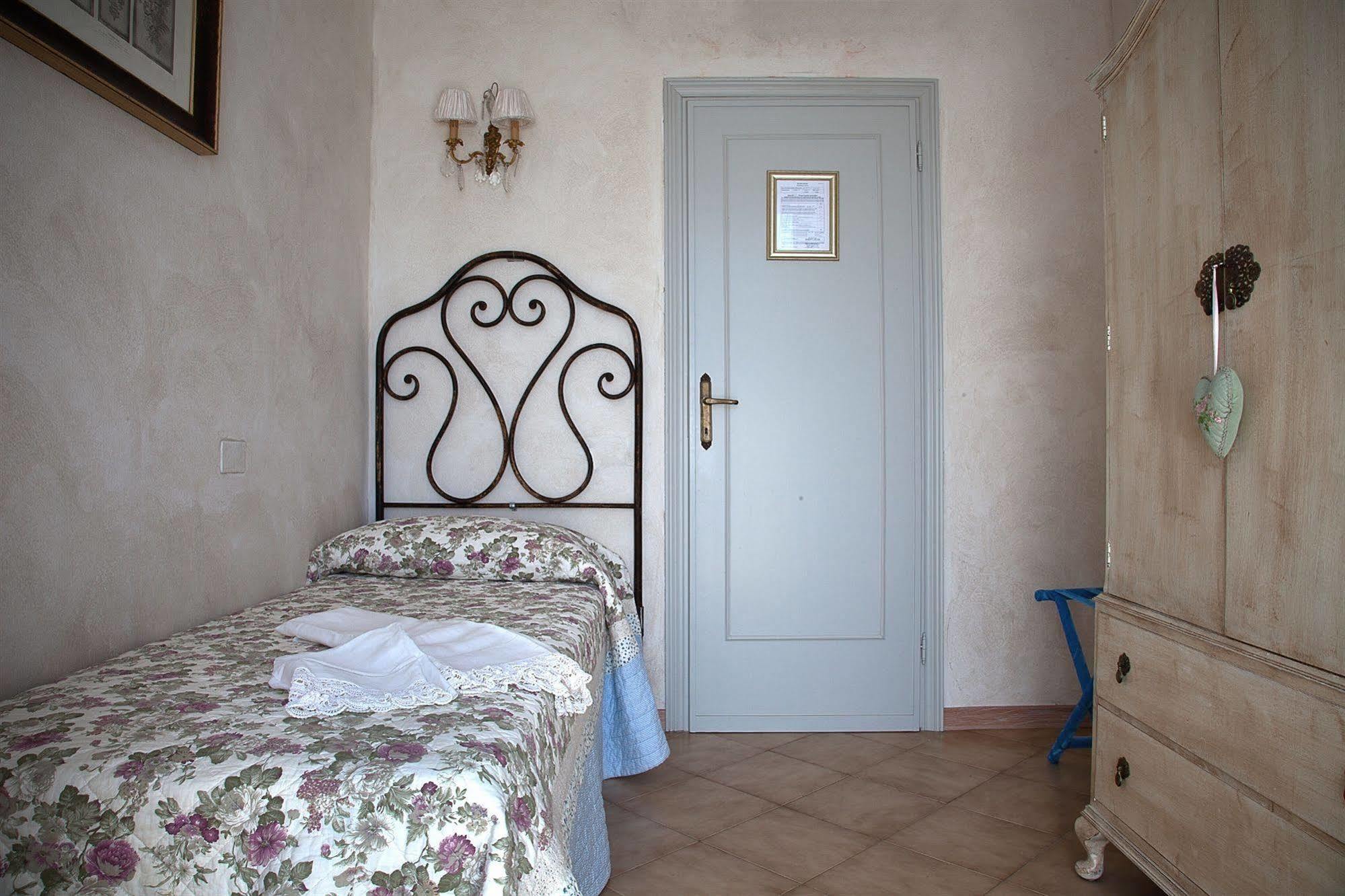 Hotel La Petite Maison Viareggio Ngoại thất bức ảnh