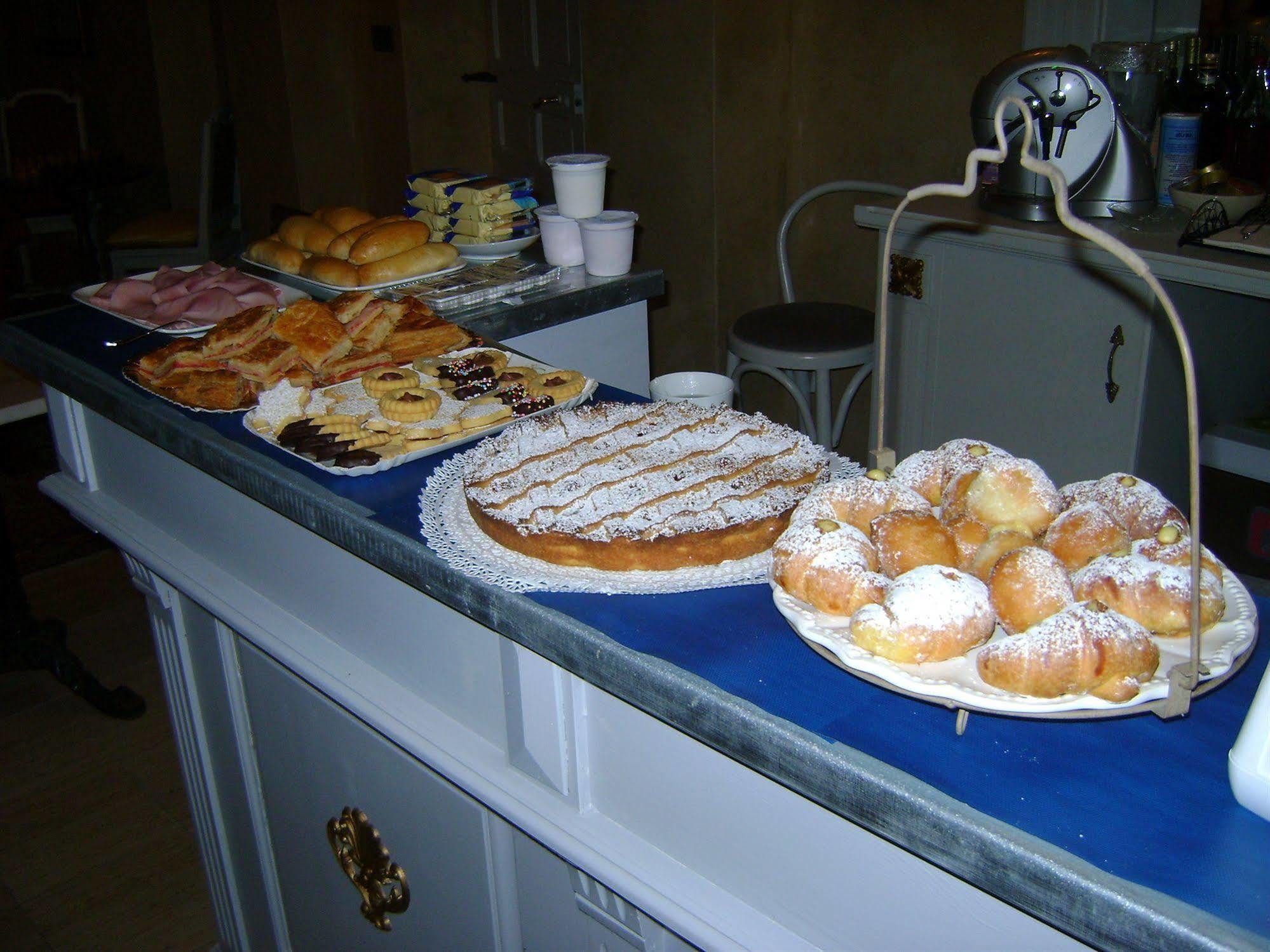 Hotel La Petite Maison Viareggio Ngoại thất bức ảnh