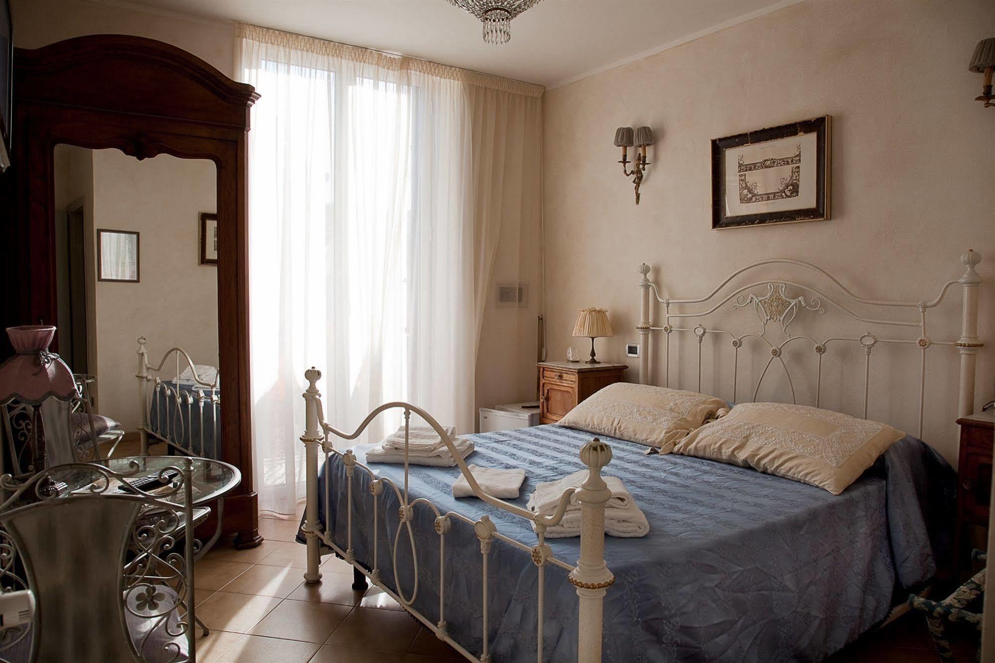Hotel La Petite Maison Viareggio Ngoại thất bức ảnh