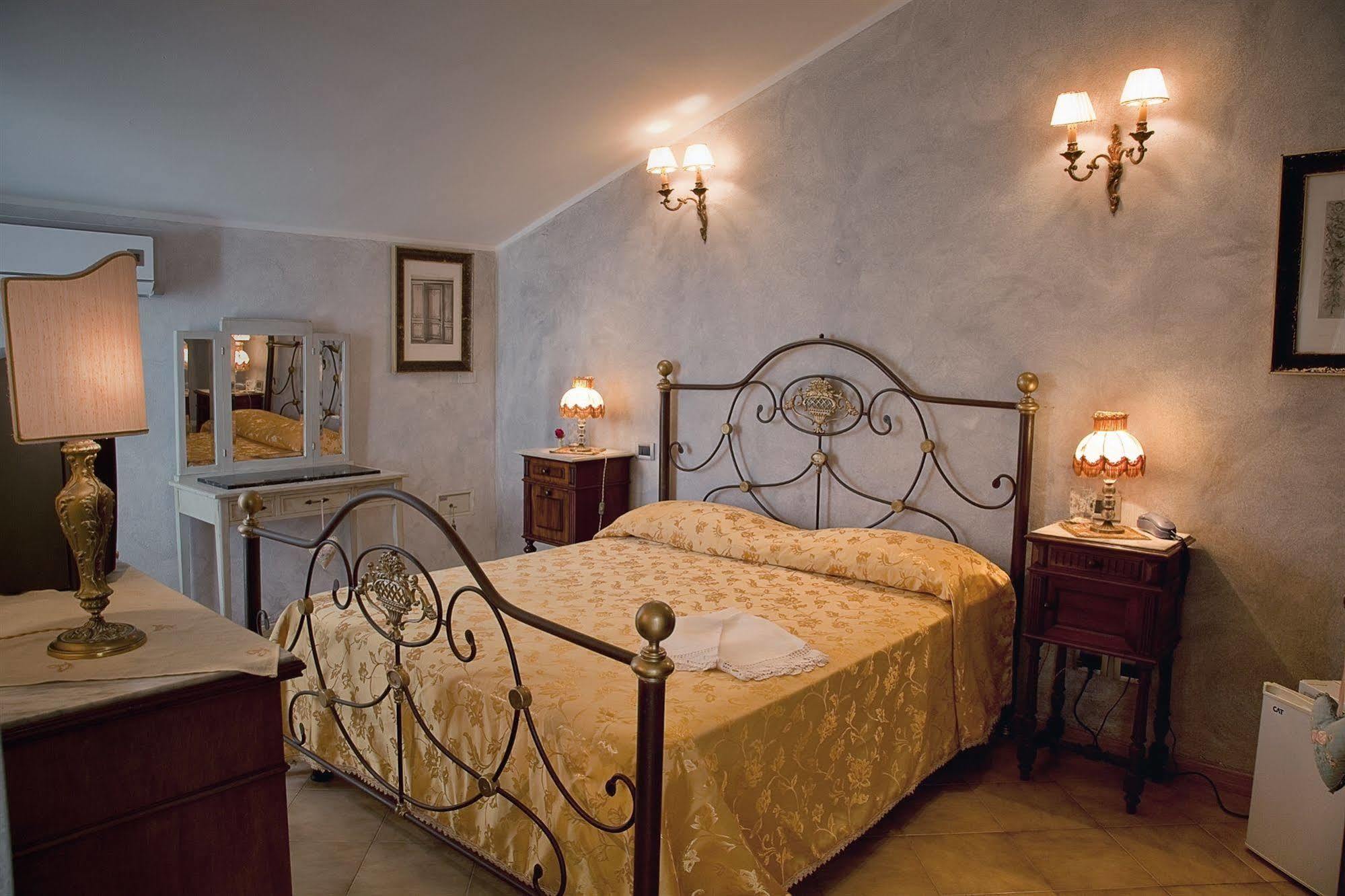 Hotel La Petite Maison Viareggio Ngoại thất bức ảnh